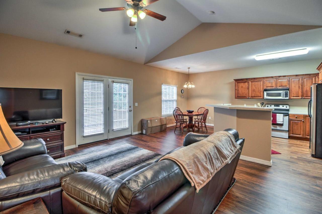 Branson Home With Deck Walk To The Strip And Creek! Exterior foto